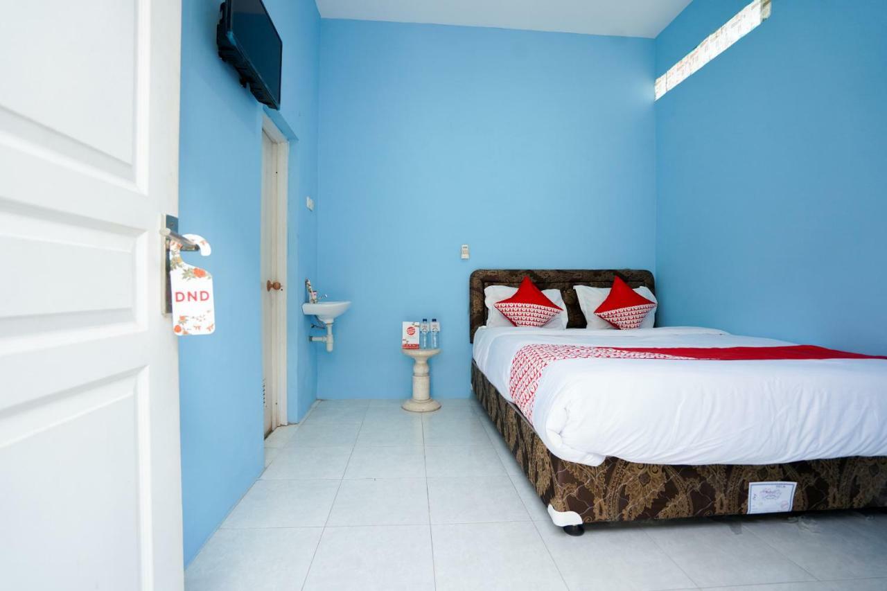 Oyo 1316 Mentari Family Homestay Probolinggo Exterior foto