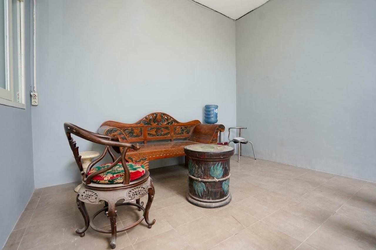 Oyo 1316 Mentari Family Homestay Probolinggo Exterior foto